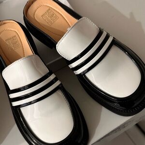 Women's Elegant Loafers - Versatile to Wear, Round Toe, Faux